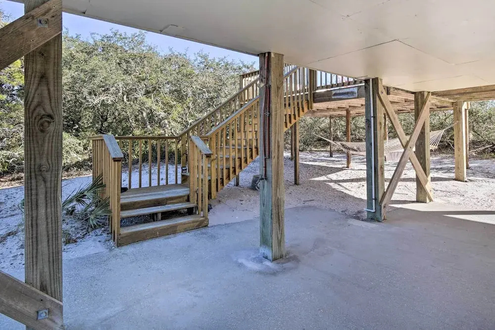 Gulf Shores Rental w/ Large Porch - Walk to Beach
