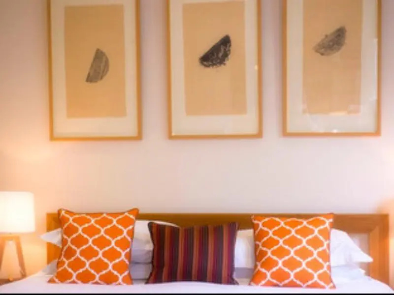 Two Four Two Boutique Apartments - Chambres