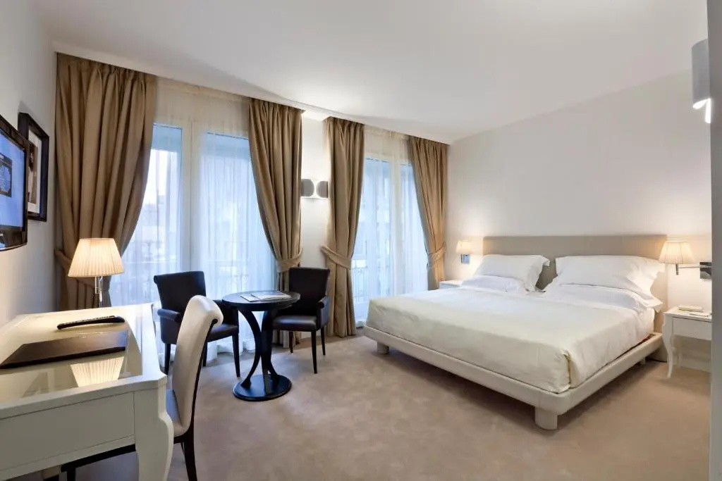 Superior Double room (full double bed)