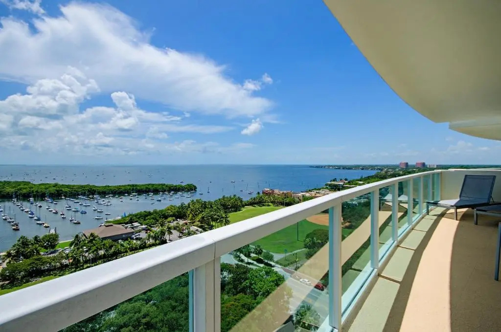 2 Bedrooms Apartment with balcony and with sea view