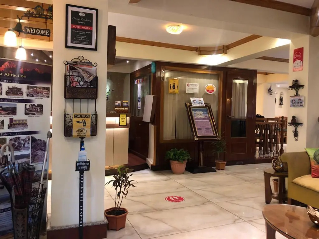Lobby & Reception