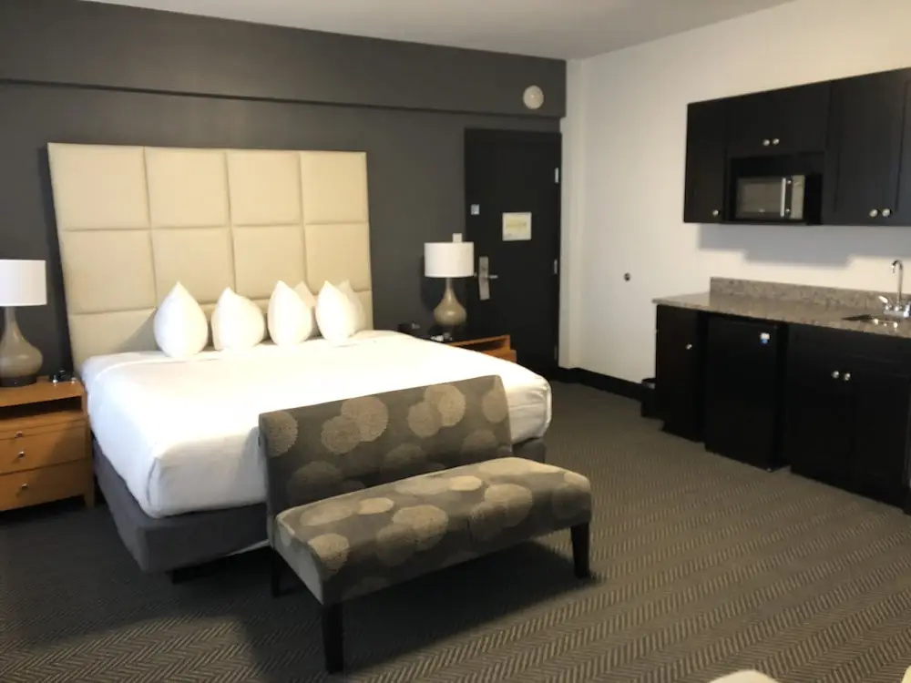 Double Suite (full double bed)