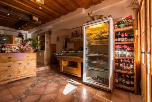 Food & Beverage