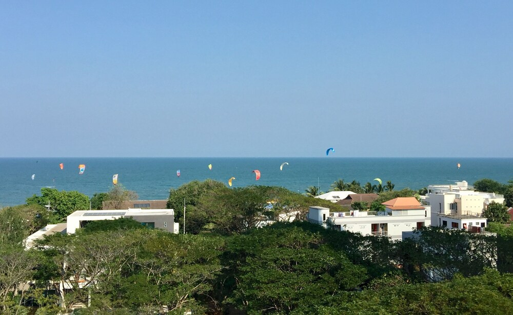 Beach & Waterfront