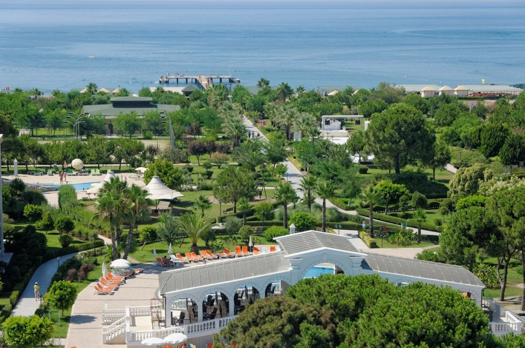 Beach & Waterfront