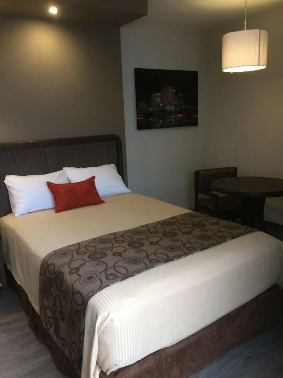 Standard Double room with balcony (full double bed)