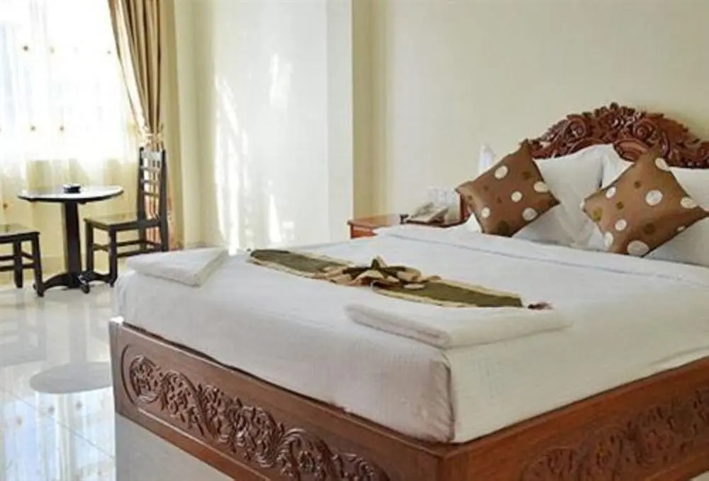 Deluxe Double room with balcony (full double bed)