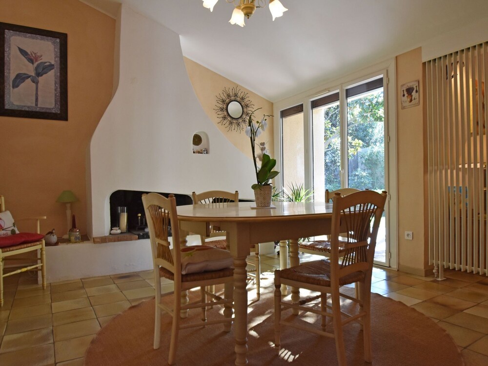 Modern villa in Cournonterral, with large garden, private pool and terrace