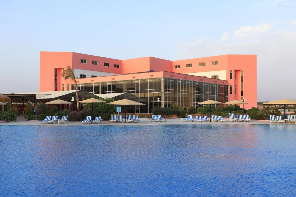 Beach & Waterfront
