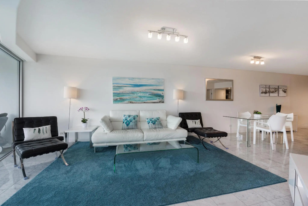 2 Bedrooms Apartment