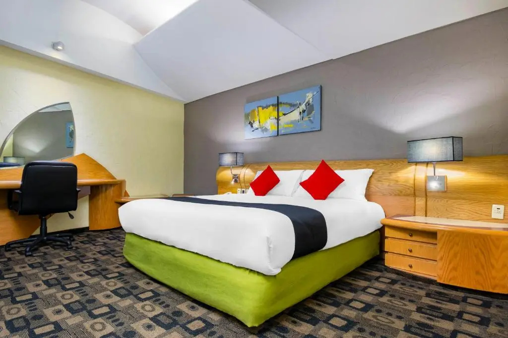 Double Suite (full double bed)