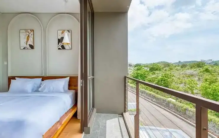 Balcony & Terrace