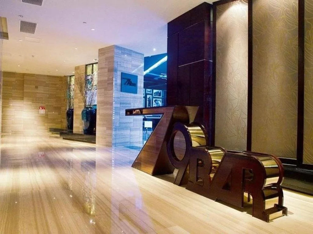Lobby & Reception