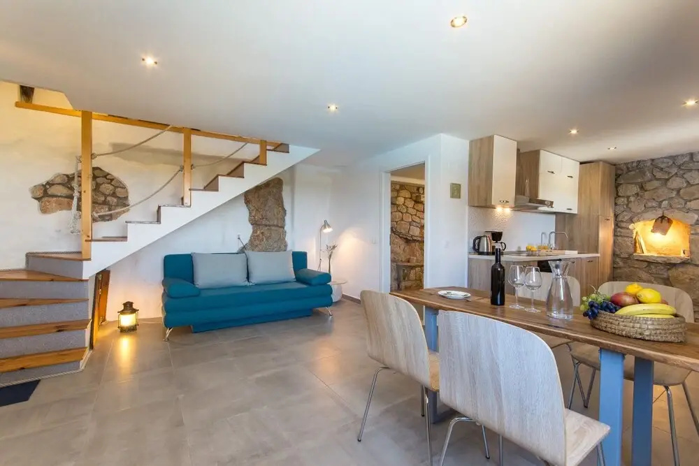 Stone - Pool House - H