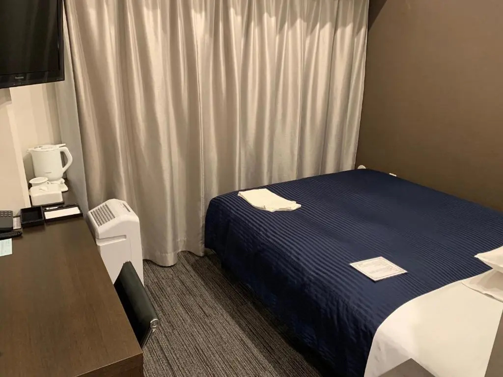 Economy room (full double bed)