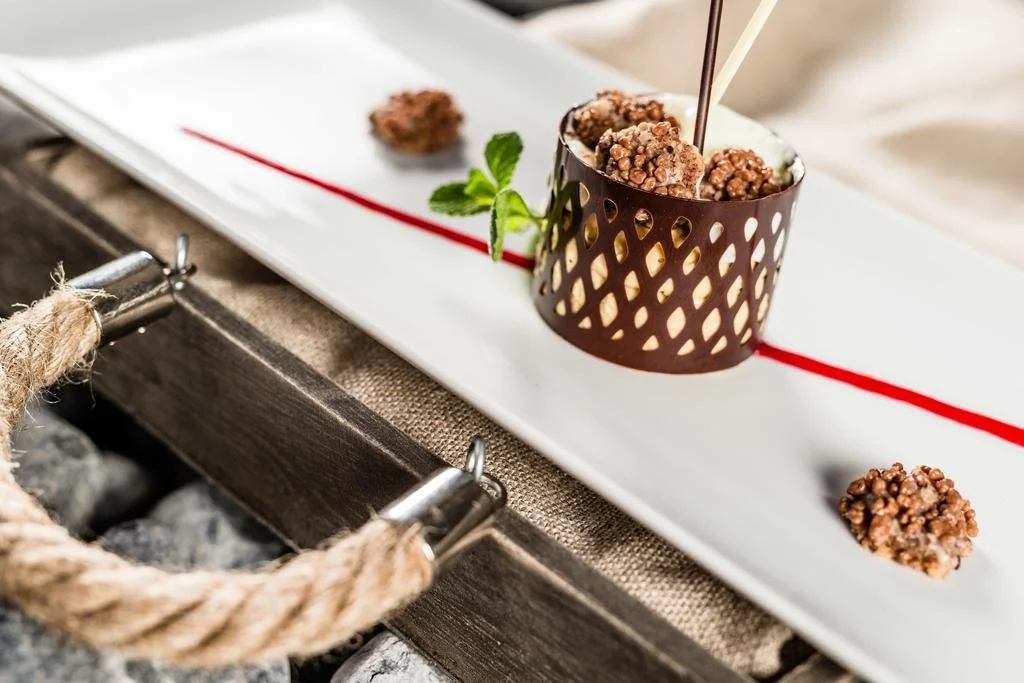 Food & Beverage