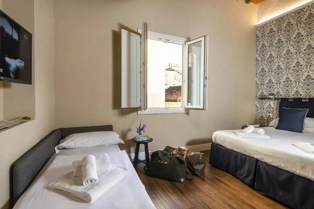 Superior Triple room
