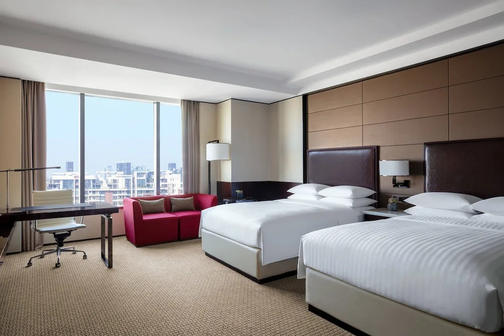 Double room with city view (twin beds)