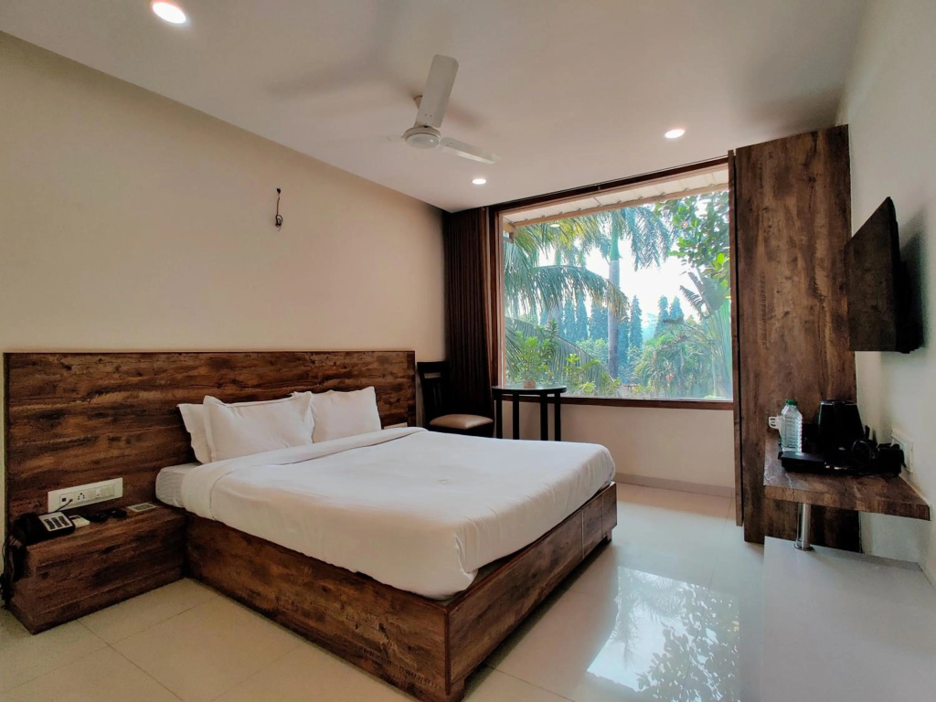Pushp Vatika Resort & Lawns — 3