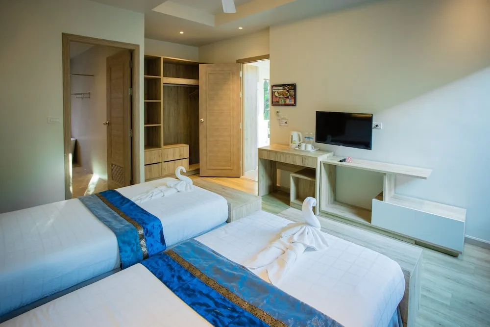 4 Bedrooms Villa