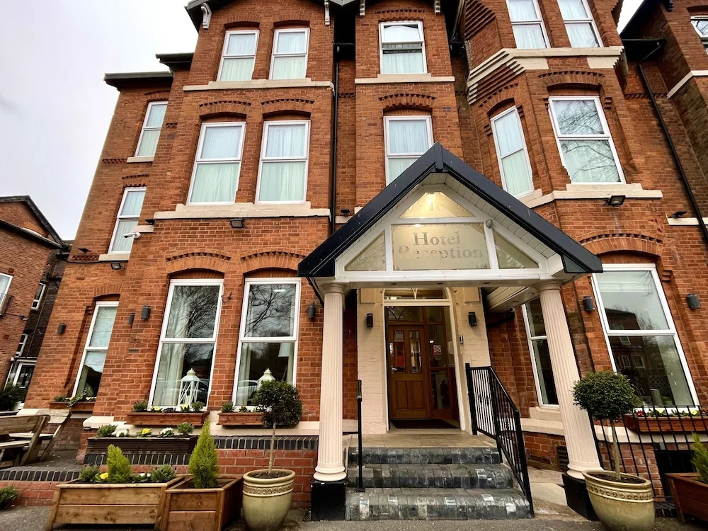The Westlynne Hotel & Apartments