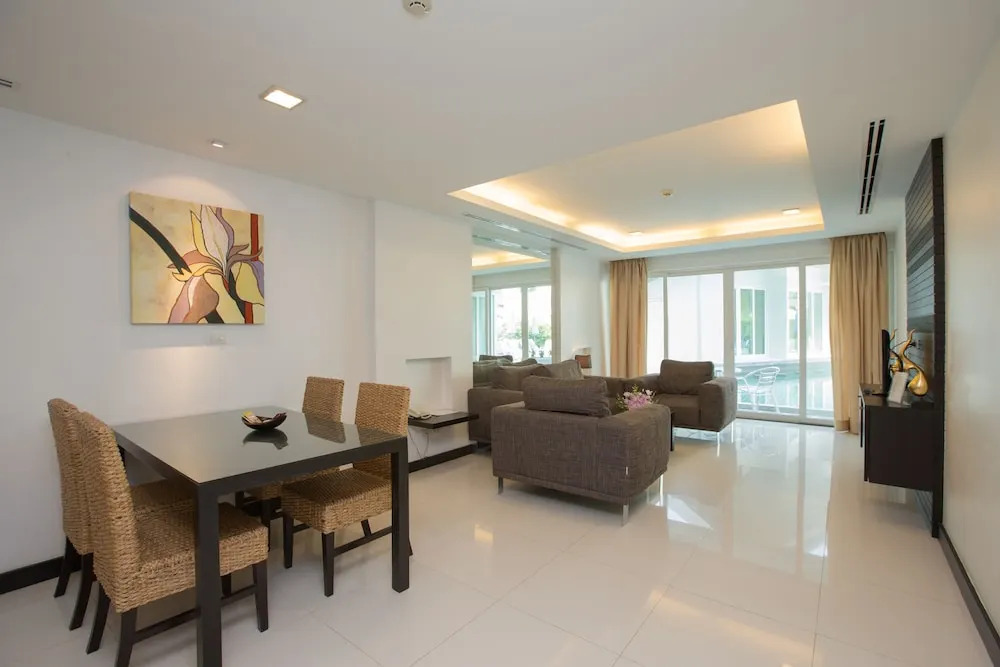 The Palms, Kamala Beach