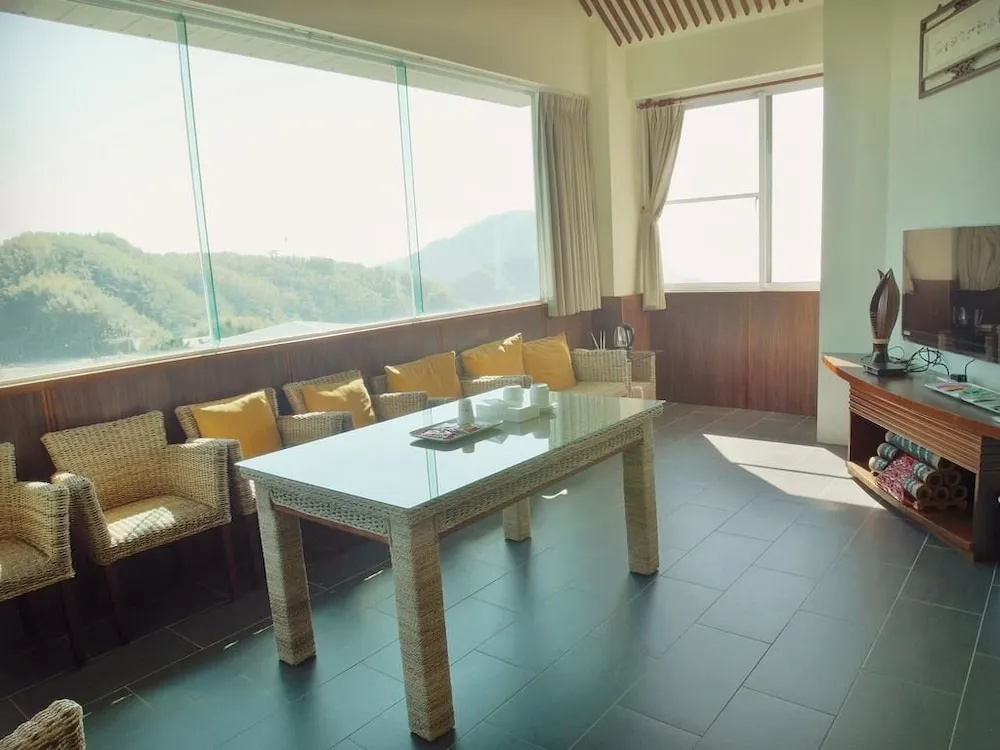 2 Bedrooms Luxury Quadruple room with mountain view