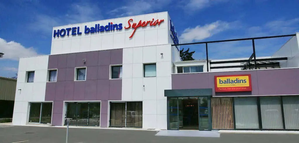 Hotel Paris Pacific — фото