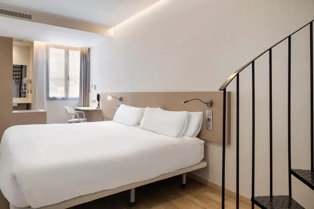 Standard Quadruple Duplex room