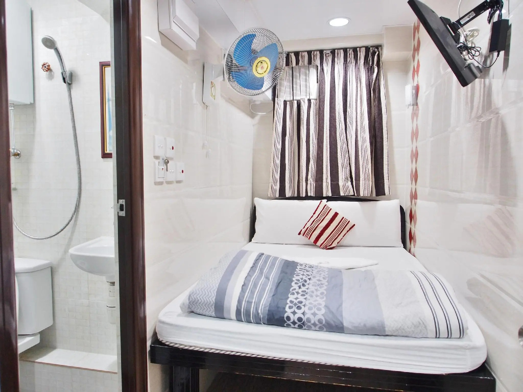 Standard Double room (full double bed)