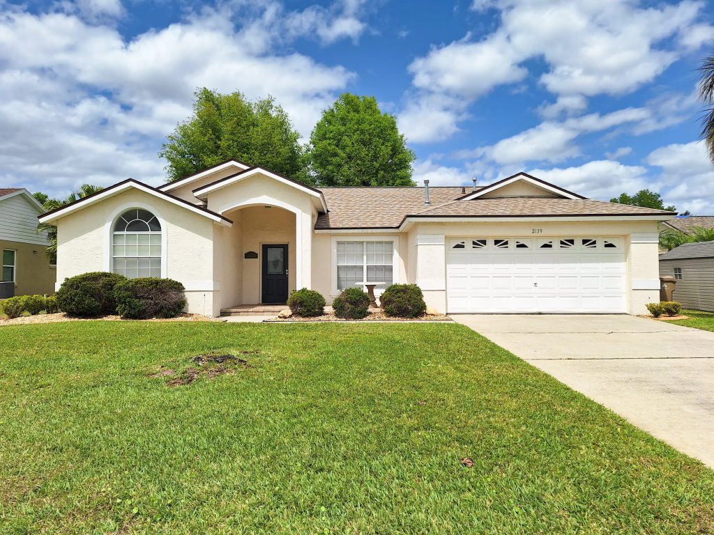 4 BED 3 BATH, OVERSIZED POOL AREA, GAMES ROOM, Clermont, US