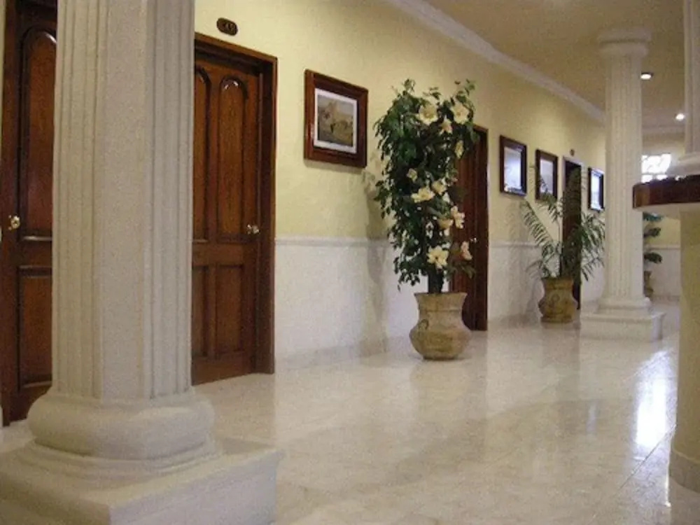 Lobby & Reception