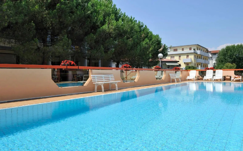 Hotel photo 12
