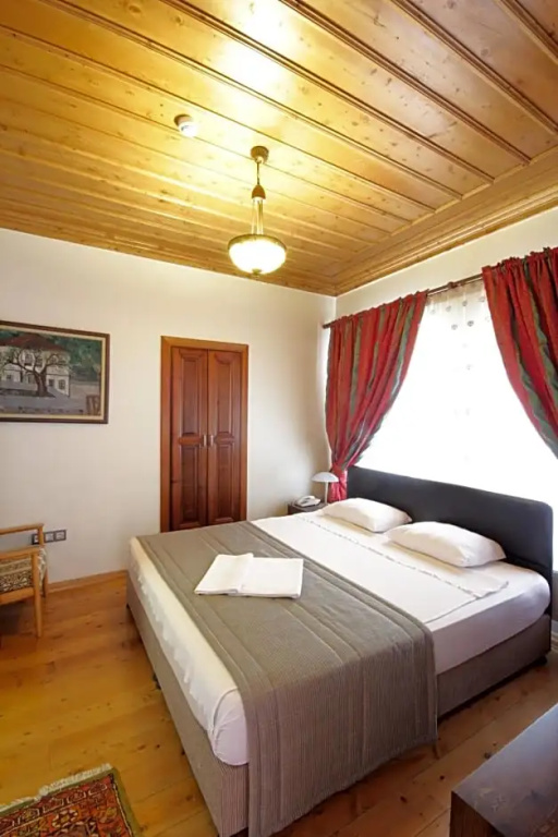 Economy room