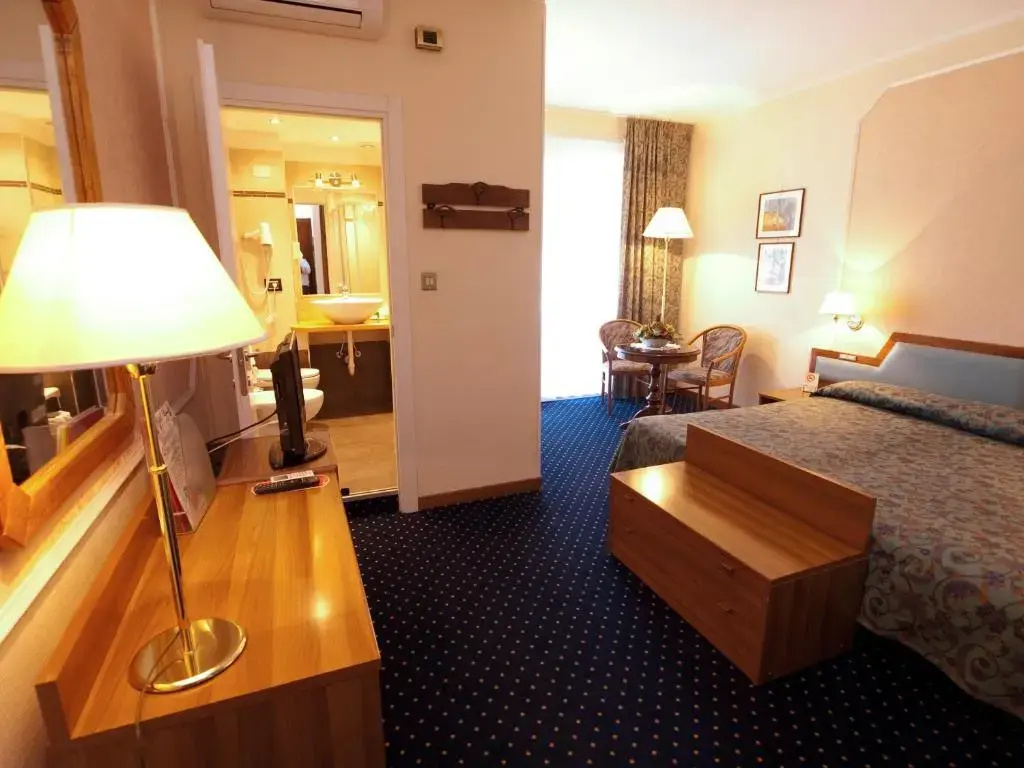 Superior Double room (full double bed)