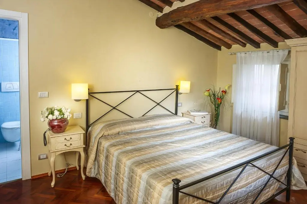Standard Double room (full double bed)
