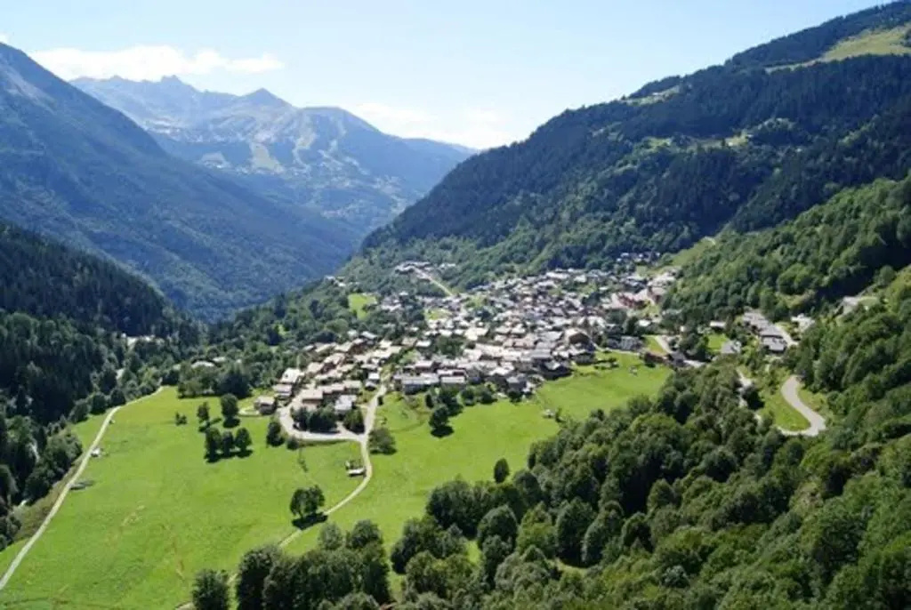 Voir la photo 2 — Appartement de 2 chambres a Champagny en Vanoise a 40 m des pistes avec jardin clos et wifi