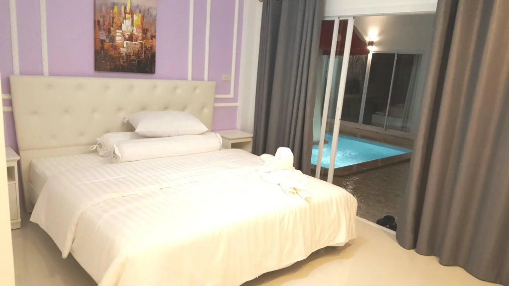 Standard Double room (full double bed)