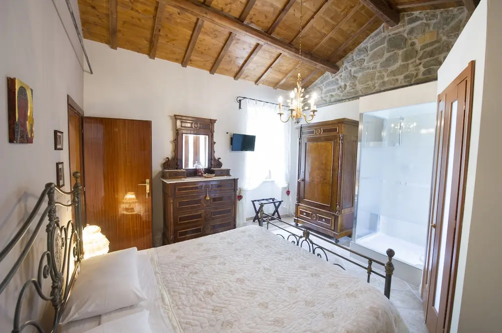 Standard Double room with land view (full double bed)