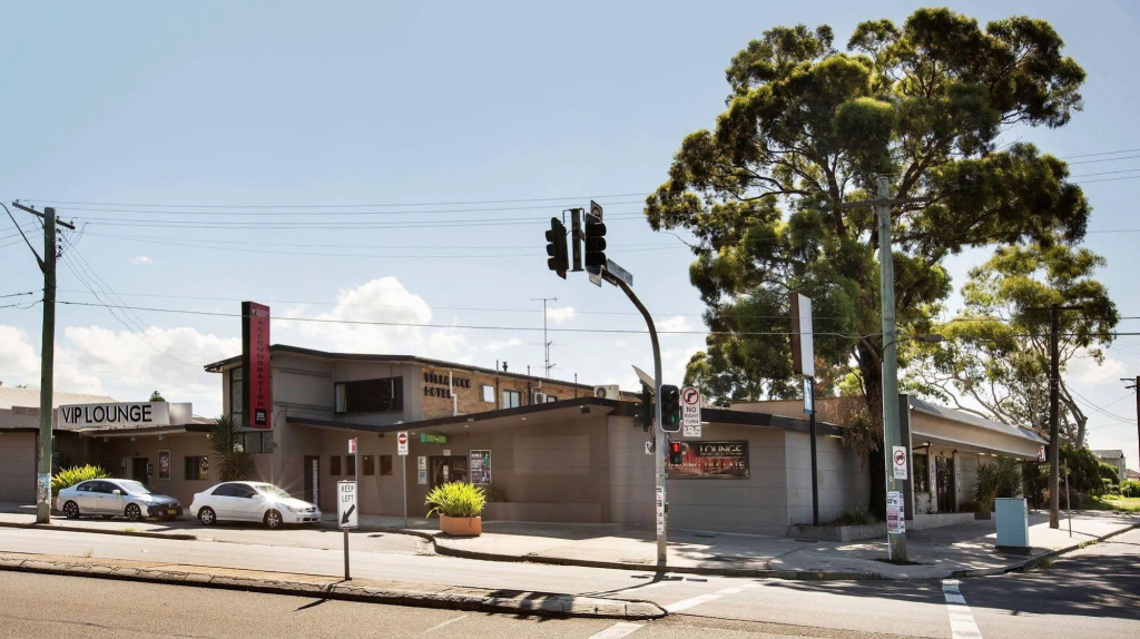 Villawood Hotel - Général