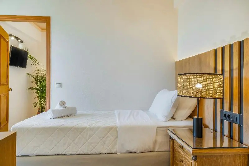 3 Bedrooms Apartment