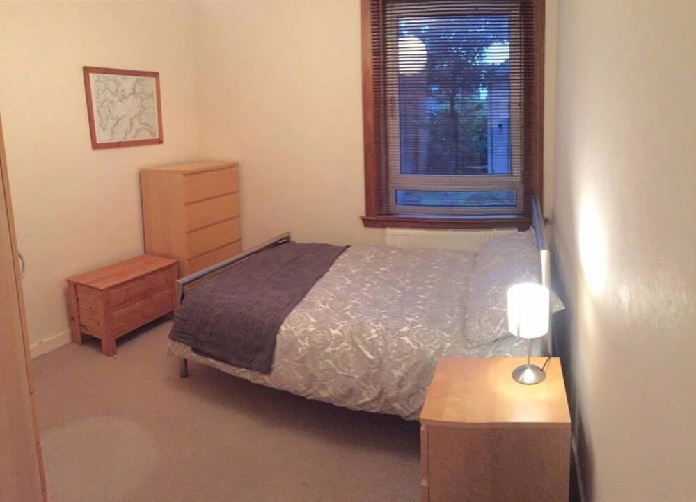 2 Bedroom Flat With Free Street Parking