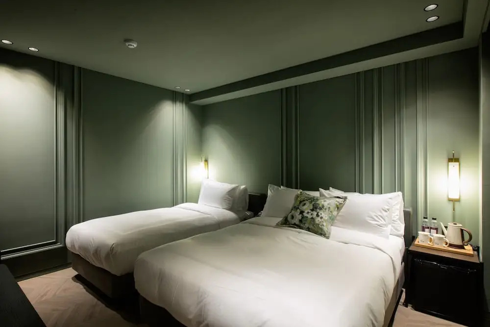 Premier room