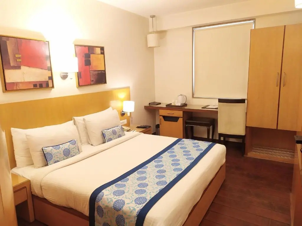 Deluxe Double room (full double bed)