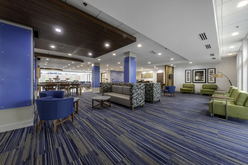 Holiday Inn Express & Suites Staunton by IHG