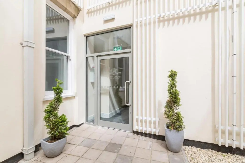 Houndsgate Court ♥ Very Central & Quiet Apartment ♥