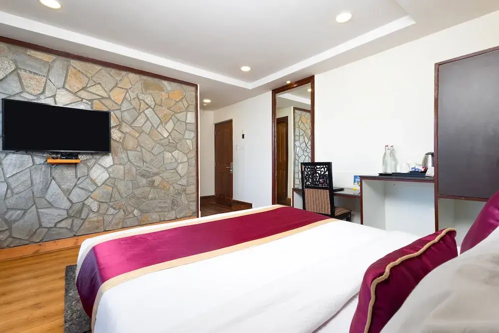 Premium room with mountain view