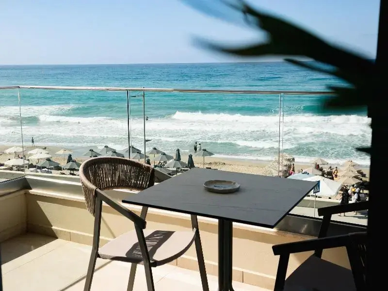 Junior Suite with balcony and seafront