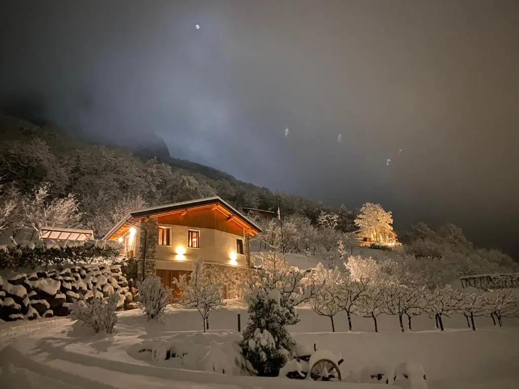 2 Bedrooms Chalet