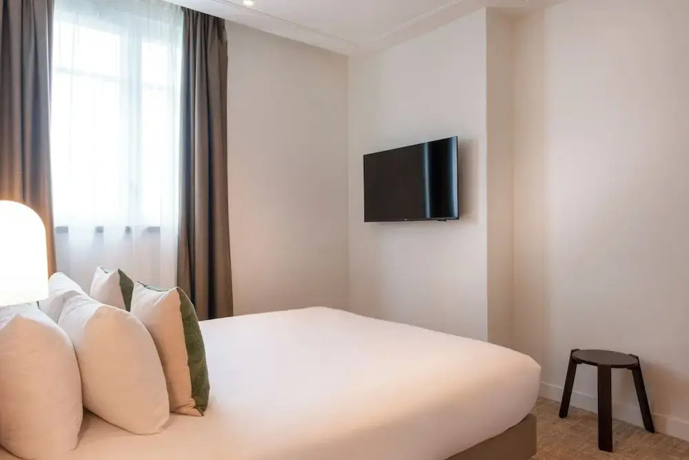 Deluxe Double room (full double bed)